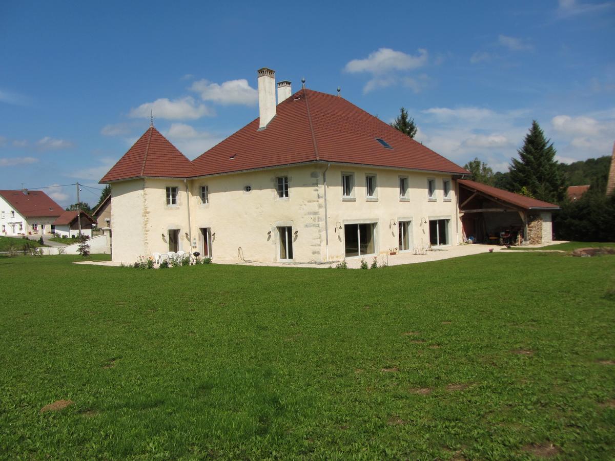 Le Relais Des Deux Tours Brémondans Exterior foto